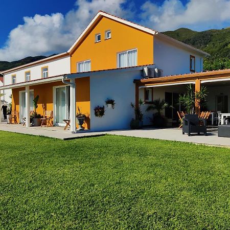 Casa D'Avo Guesthouse And Apartment Urzelina Luaran gambar